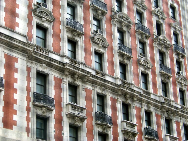 In Manhattan, the  ̶S̶k̶y̶ Rent is Falling!