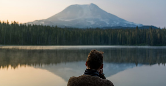 In today's fast-paced world, financial stress has become a part of life for some. The anxiety and pressure associated with money matters can create a vicious cycle, affecting both mental and physical health. However, there may be a pathway through this chaos: mindfulness and meditation.